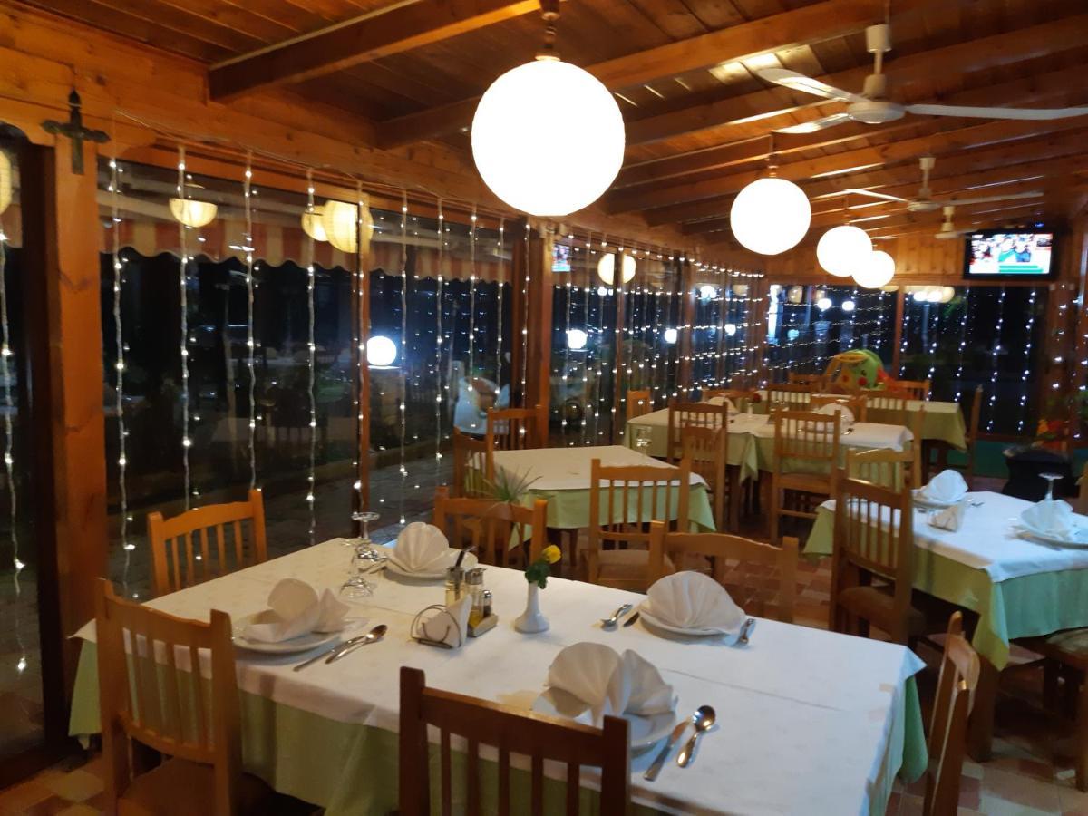 Hotel Ramosaco, Radhime, Vlore Экстерьер фото